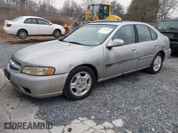2000 Nissan Altima GXE with VIN 1N4DL01A3YC226341, listed as a IAAI auction lot 41499818 with 173,133 mi miles. Bid and sale history available at carsss.com. Image 2.