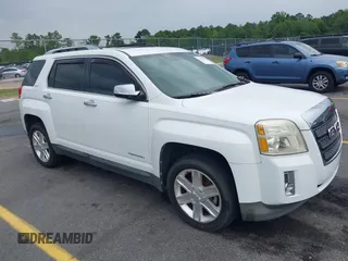 2011 GMC Terrain SLT-2 z VIN 2CTALWEC7B6370930, wystawiony jako IAAI lot #42152178 z przebiegiem 227 932 mil mil oraz . Historia ofert i sprzedaży dostępna na DreamBid. Obrazek 1.