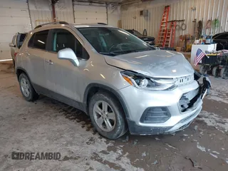 2019 Chevrolet Trax LT z VIN KL7CJLSB2KB860576, wystawiony jako IAAI lot #41457385 z przebiegiem 58 211 mil mil oraz . Historia ofert i sprzedaży dostępna na DreamBid. Obrazek 1.