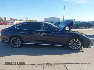 2018 Lexus LS with VIN JTHC51FF0J5004648, listed as a IAAI auction lot 40895931 with 86,510 mi miles. Bid and sale history available at carsss.com. Image 13.