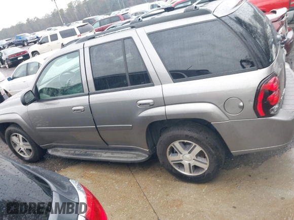 2006 Chevrolet TrailBlazer LS with VIN 1GNDS13S562239191, listed as a IAAI auction lot 41723168 with 154,210 mi miles and . Bid and sale history available at DreamBid. Image 14.