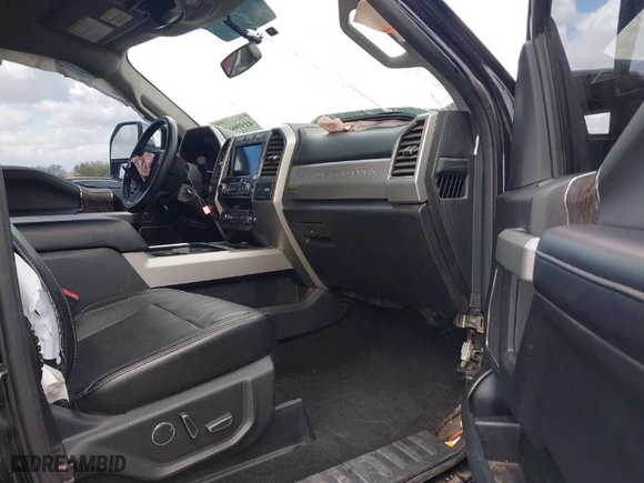 2019 Ford Super Duty F-250 SRW XL with VIN 1FT7W2BT8KEE12706, listed as a IAAI auction lot 41906683 with 121,758 mi miles. Bid and sale history available at carsss.com. Image 5.