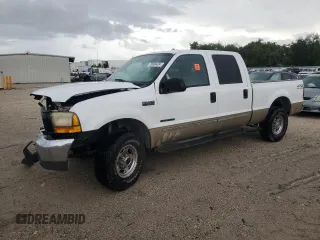 2000 Ford Super Duty F-250 XL with VIN 1FTNW21F4YEA57111, listed as a Copart auction lot 70084424 with 478,074 mi miles and Salvage Title. Bid and sale history available at carsss.com. Image 1.