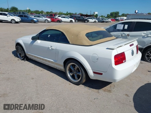2005 Ford Mustang Deluxe with VIN 1ZVFT84N155260324, listed as a IAAI auction lot 42250383 with Not provided miles and . Bid and sale history available at DreamBid. Image 3.