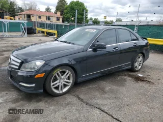 2012 Mercedes-Benz C 300 Sport z VIN WDDGF8BB0CR227169, wystawiony jako Copart lot #58958875 z przebiegiem 109 165 mil mil oraz Szkoda całkowita • Salvage title. Historia ofert i sprzedaży dostępna na DreamBid. Obrazek 1.