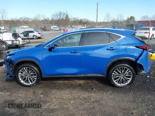 2022 Lexus NX 350h Luxury z VIN JTJHKCEZ3N2005269, wystawiony jako IAAI lot #41748509 z przebiegiem 16 479 mil mil oraz . Historia ofert i sprzedaży dostępna na DreamBid. Obrazek 15.