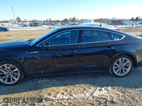 2022 Audi A5 Sportback Premium Plus z VIN WAUCBCF54NA032542, wystawiony jako IAAI lot #41227978 z przebiegiem 42 344 mil mil oraz . Historia ofert i sprzedaży dostępna na DreamBid. Obrazek 15.