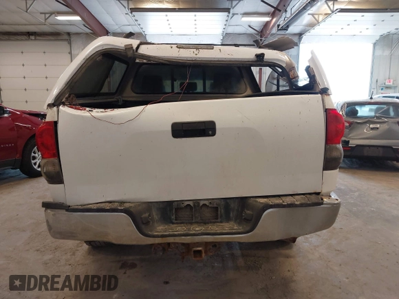 2008 Toyota Tundra z VIN 5TBBV54188S502587, wystawiony jako IAAI lot #41955396 z przebiegiem 155 718 mil mil oraz . Historia ofert i sprzedaży dostępna na DreamBid. Obrazek 16.