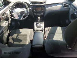 2015 Nissan Rogue SL z VIN 5N1AT2MV8FC915050, wystawiony jako Copart lot #50348105 z przebiegiem 123 072 mil mil oraz Szkoda całkowita • Salvage title. Historia ofert i sprzedaży dostępna na DreamBid. Obrazek 8.