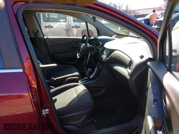 2017 Chevrolet Trax LT with VIN 3GNCJPSB2HL187166, listed as a IAAI auction lot 41793610 with 139,466 mi miles. Bid and sale history available at carsss.com. Image 5.