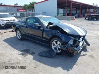 2008 Ford Mustang Deluxe z VIN 1ZVHT80N485155747, wystawiony jako IAAI lot #42272337 z przebiegiem 95 388 mil mil oraz . Historia ofert i sprzedaży dostępna na DreamBid. Obrazek 1.