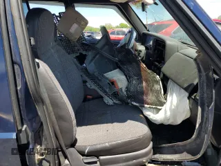 2001 Jeep Cherokee Sport z VIN 1J4FF48S71L555513, wystawiony jako Copart lot #55780315 z przebiegiem Nie podano mil oraz Szkoda całkowita • Salvage title. Historia ofert i sprzedaży dostępna na DreamBid. Obrazek 7.