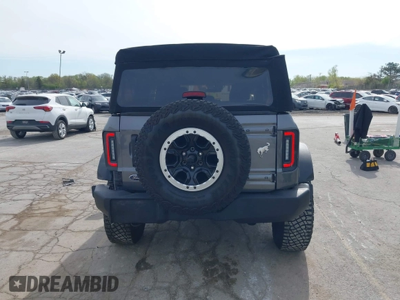 2022 Ford Bronco с VIN 1FMDE5DH1NLA75694, выставлен на аукционе IAAI как лот 42149382 с пробегом 48 834 миль миль и . История ставок и продаж доступна на DreamBid. Изображение 17.