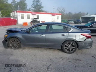 2018 Nissan Altima 2.5 SR with VIN 1N4AL3AP3JC251822, listed as a IAAI auction lot 41875517 with 135,808 mi miles. Bid and sale history available at carsss.com. Image 14.