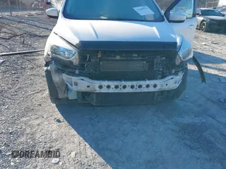 2017 Ford Escape SE z VIN 1FMCU0GD5HUB35744, wystawiony jako IAAI lot #41389972 z przebiegiem 171 623 mil mil oraz . Historia ofert i sprzedaży dostępna na DreamBid. Obrazek 6.