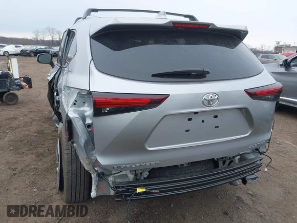 2024 Toyota Highlander LE with VIN 5TDKDRBH3RS532227, listed as a IAAI auction lot 41344982 with 10,116 mi miles and . Bid and sale history available at DreamBid. Image 17.