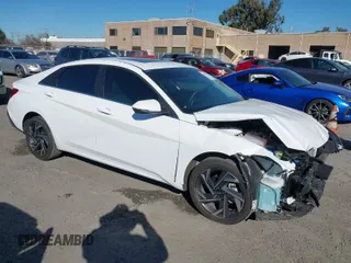 2025 Hyundai Elantra Limited z VIN KMHLN4DJ4SU129391, wystawiony jako IAAI lot #41335719 z przebiegiem 8 631 mil mil oraz . Historia ofert i sprzedaży dostępna na DreamBid. Obrazek 1.