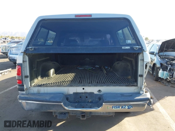 1998 Dodge 1500 z VIN 1B7HC13Y1WJ115002, wystawiony jako IAAI lot #41434924 z przebiegiem Nie podano mil oraz . Historia ofert i sprzedaży dostępna na DreamBid. Obrazek 17.