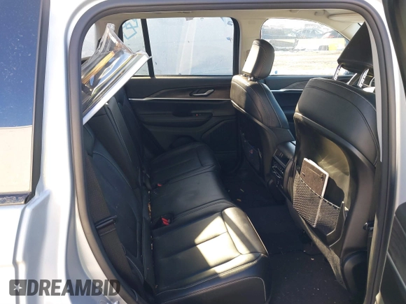 2023 Jeep Grand Cherokee Limited z VIN 1C4RJHBG4PC586661, wystawiony jako IAAI lot #41069064 z przebiegiem 22 209 mil mil oraz . Historia ofert i sprzedaży dostępna na DreamBid. Obrazek 8.