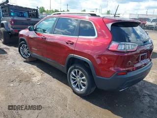 2019 Jeep Cherokee Latitude Plus z VIN 1C4PJLLN2KD147453, wystawiony jako IAAI lot #42552461 z przebiegiem 84 456 mil mil oraz . Historia ofert i sprzedaży dostępna na DreamBid. Obrazek 3.
