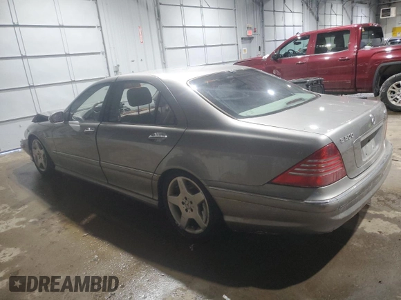 2004 Mercedes-Benz S-Class 5.0L with VIN WDBNG84J54A387825, listed as a Copart auction lot 45894265 with 0 mi miles and Salvage Title. Bid and sale history available at carsss.com. Image 2.