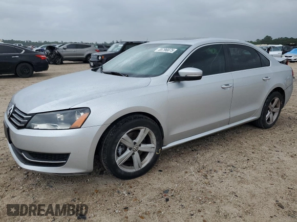 2013 Volkswagen Passat SE z VIN 1VWBH7A37DC083799, wystawiony jako Copart lot #55796875 z przebiegiem 111 747 mil mil oraz Szkoda całkowita • Salvage title. Historia ofert i sprzedaży dostępna na DreamBid. Obrazek 1.