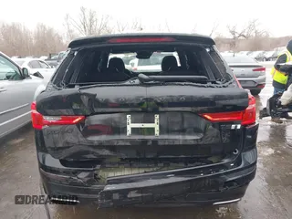 2019 Volvo XC60 R-Design with VIN LYV102RM9KB297622, listed as a IAAI auction lot 41582805 with 66,334 mi miles. Bid and sale history available at carsss.com. Image 6.