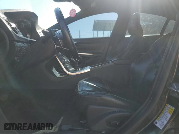 2015 Volvo S60 T5 Drive-E Premier с VIN YV140MFK2F1350695, выставлен на аукционе Copart как лот 53275725 с пробегом 98 962 миль миль и Списание • Salvage title. История ставок и продаж доступна на DreamBid. Изображение 7.