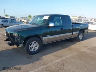 2002 Chevrolet Silverado 1500 LT with VIN 2GCEC19T921333952, listed as a IAAI auction lot 42100985 with 180,598 mi miles. Bid and sale history available at carsss.com. Image 2.