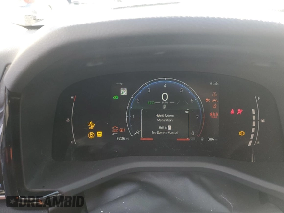 2025 Toyota Camry LE with VIN 4T1DAACK1SU533001, listed as a Copart auction lot 43747945 with 9,236 mi miles and Salvage Title. Bid and sale history available at DreamBid. Image 9.