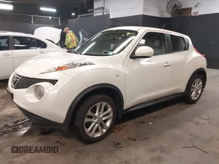 2014 Nissan Juke S with VIN JN8AF5MV2ET357647, listed as a IAAI auction lot 41414352 with 251,842 mi miles. Bid and sale history available at carsss.com. Image 2.
