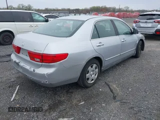 2005 Honda Accord LX z VIN 1HGCM56445A180496, wystawiony jako IAAI lot #42006457 z przebiegiem 163 206 mil mil oraz . Historia ofert i sprzedaży dostępna na DreamBid. Obrazek 4.