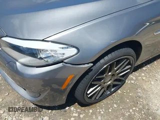 2012 BMW 5 Series 535i xDrive z VIN WBAFU7C58CDU63402, wystawiony jako IAAI lot #42317701 z przebiegiem 118 060 mil mil oraz . Historia ofert i sprzedaży dostępna na DreamBid. Obrazek 6.