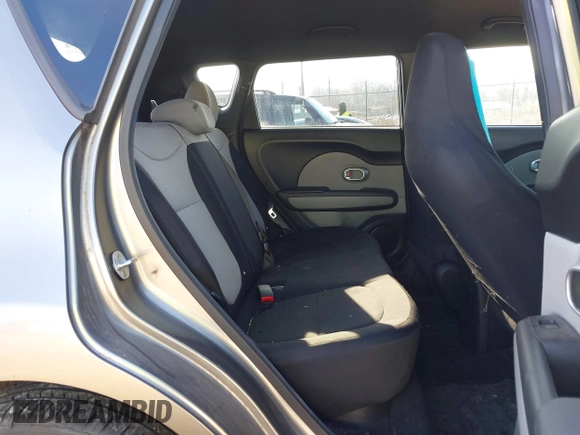 2015 Kia Soul with VIN KNDJN2A27F7128740, listed as a IAAI auction lot 41842806 with 64,594 mi miles. Bid and sale history available at carsss.com. Image 8.
