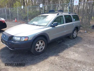 2004 Volvo V70 XC70 with VIN YV1SZ59H241171718, listed as a IAAI auction lot 41958796 with 76,710 mi miles. Bid and sale history available at carsss.com. Image 2.