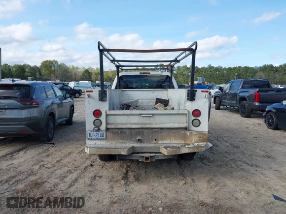 2011 Ford Super Duty F-250 SRW XL with VIN 1FDBF2B66BEC47481, listed as a IAAI auction lot 41893491 with 306,160 mi miles. Bid and sale history available at carsss.com. Image 16.