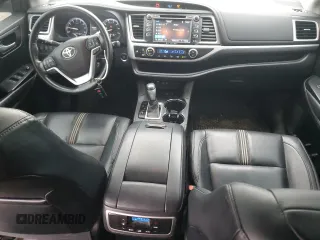 2017 Toyota Highlander XLE with VIN 5TDJZRFH7HS423114, listed as a Copart auction lot 61159515 with 111,226 mi miles and Salvage title. Bid and sale history available at DreamBid. Image 8.