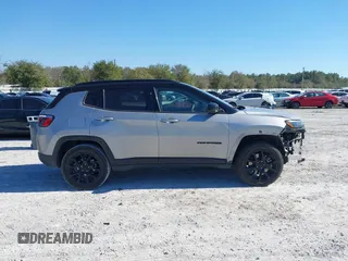 2023 Jeep Compass Latitude with VIN 3C4NJDBN8PT507373, listed as a IAAI auction lot 41669270 with 32,045 mi miles and . Bid and sale history available at DreamBid. Image 13.
