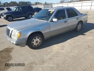 1995 Mercedes-Benz E Class with VIN WDBEA32EXSC163851, listed as a Copart auction lot 88441005 with 154,086 mi miles and Clean Title. Bid and sale history available at carsss.com. Image 1.