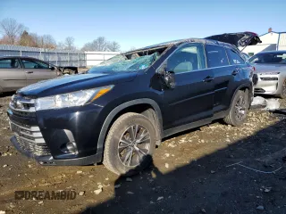 2019 Toyota Highlander LE z VIN 5TDBZRFH9KS742137, wystawiony jako Copart lot #50111485 z przebiegiem 110 963 mil mil oraz Szkoda całkowita • Salvage title. Historia ofert i sprzedaży dostępna na DreamBid. Obrazek 1.
