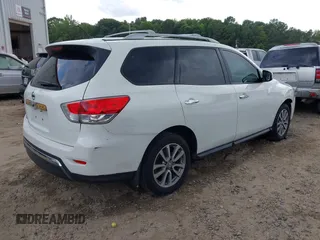 2016 Nissan Pathfinder S z VIN 5N1AR2MN8GC662540, wystawiony jako IAAI lot #42632335 z przebiegiem 196 810 mil mil oraz . Historia ofert i sprzedaży dostępna na DreamBid. Obrazek 4.