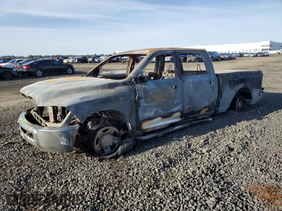 2013 Ram 2500 Tradesman z VIN 3C6UR5CL3DG518042, wystawiony jako Copart lot #49459335 z przebiegiem Nie podano mil oraz Szkoda całkowita • Salvage title. Historia ofert i sprzedaży dostępna na DreamBid. Obrazek 1.