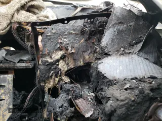 2005 GMC Yukon SLT z VIN 1GKEC13T25J236664, wystawiony jako Copart lot #51298885 z przebiegiem Nie podano mil oraz Nie do naprawy • Non repairable. Historia ofert i sprzedaży dostępna na DreamBid. Obrazek 9.