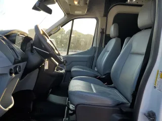 2019 Ford Transit z VIN 1FTYR1CM4KKB14748, wystawiony jako Copart lot #72672364 z przebiegiem 109 236 mil mil oraz Szkoda całkowita • Salvage title. Historia ofert i sprzedaży dostępna na DreamBid. Obrazek 7.