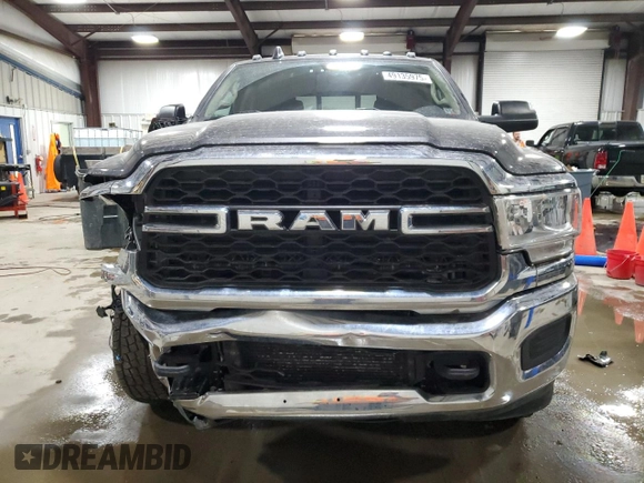 2019 Ram 2500 Tradesman with VIN 3C6UR5CLXKG546160, listed as a Copart auction lot 49135975 with 106,541 mi miles and Salvage Title. Bid and sale history available at carsss.com. Image 5.