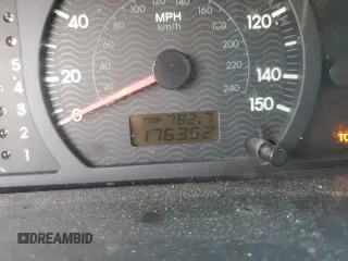 2002 Hyundai XG L with VIN KMHFU45E52A162371, listed as a Copart auction lot 73469904 with 176,352 mi miles and Salvage Title. Bid and sale history available at carsss.com. Image 9.