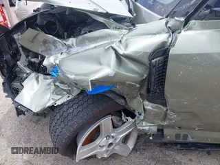 2020 Land Rover Defender SE with VIN SALEPEEU1L2007406, listed as a IAAI auction lot 42454973 with 34,017 mi miles and . Bid and sale history available at DreamBid. Image 19.
