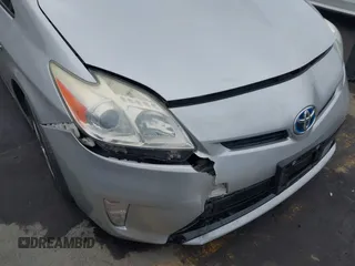 2015 Toyota Prius Four with VIN JTDKN3DU0F0477951, listed as a IAAI auction lot 41891202 with 141,991 mi miles. Bid and sale history available at carsss.com. Image 6.