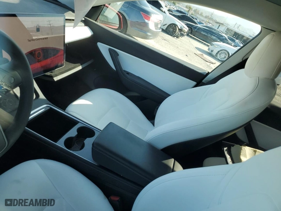 2022 Tesla Model Y Long Range with VIN 7SAYGDEE3NF318359, listed as a Copart auction lot 51861925 with 0 mi miles and Salvage Title. Bid and sale history available at carsss.com. Image 9.