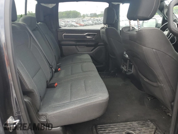 2021 Ram 1500 Big Horn z VIN 1C6SRFFT5MN695160, wystawiony jako Copart lot #54244825 z przebiegiem 118 241 mil mil oraz Szkoda całkowita • Salvage title. Historia ofert i sprzedaży dostępna na DreamBid. Obrazek 10.